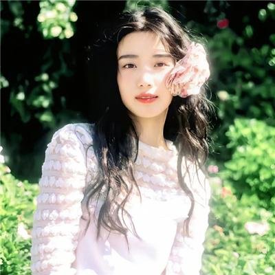 如月微笑